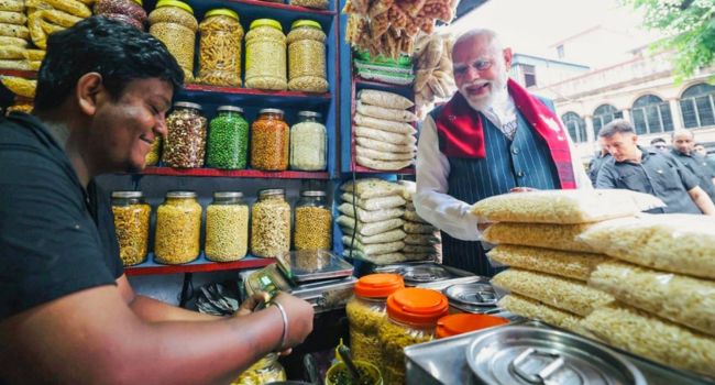 PM Modi Jhargram Jhalmuri Visit Boosts Street Food Trend6 (1)