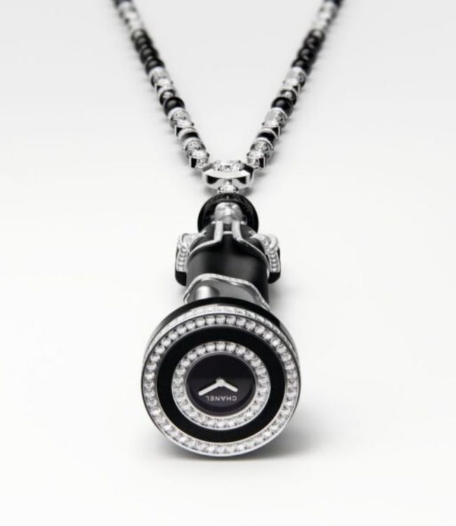 Chanel Chess (2)