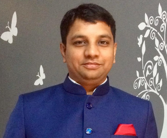 dr tarun pal R