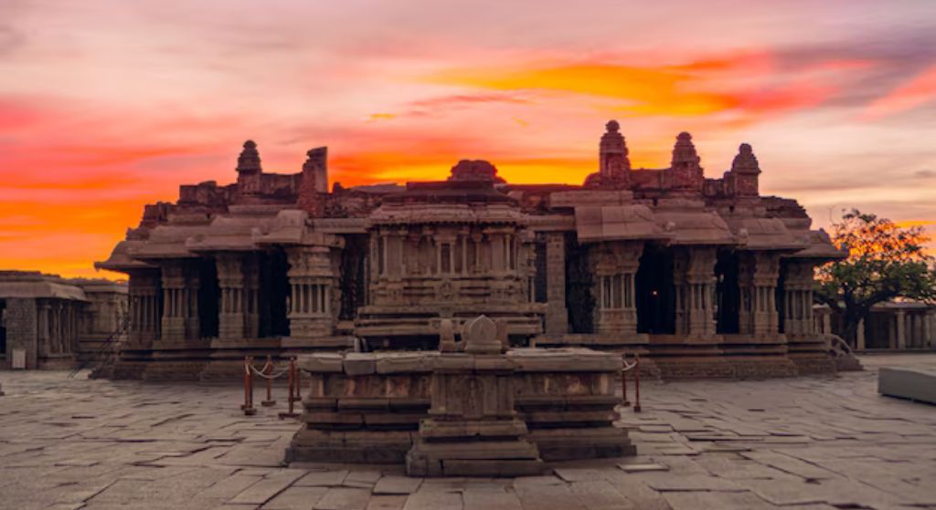 Virupaksha temple hampi image