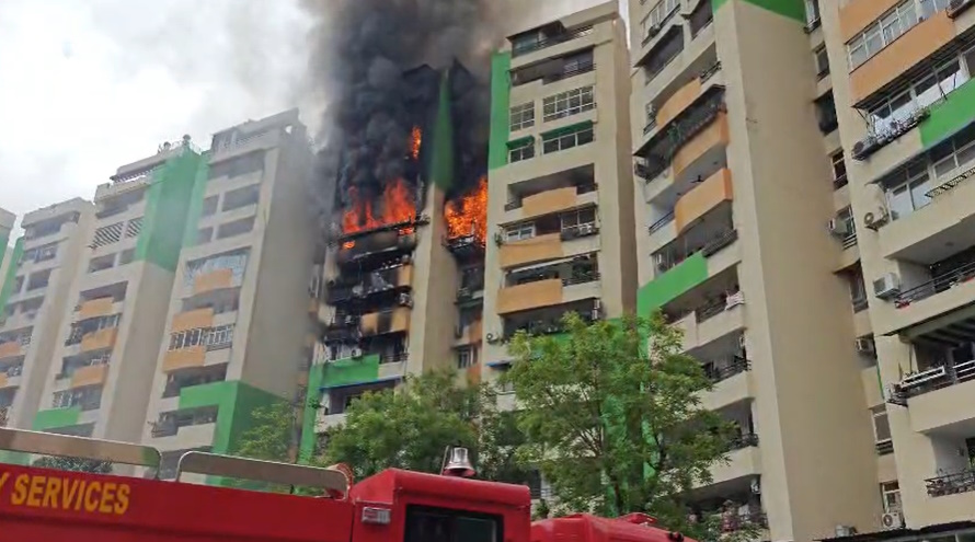 indirapuram fire 5