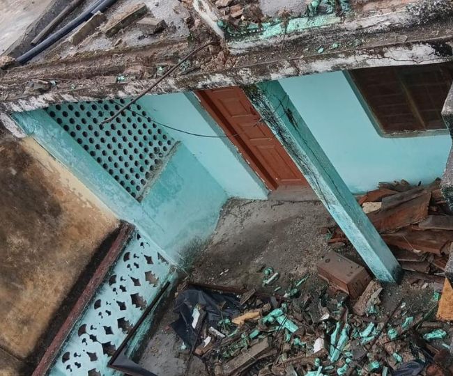 _railing of the house broke