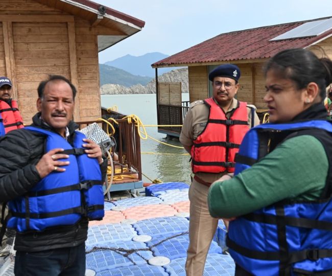safety audit of the floating huts