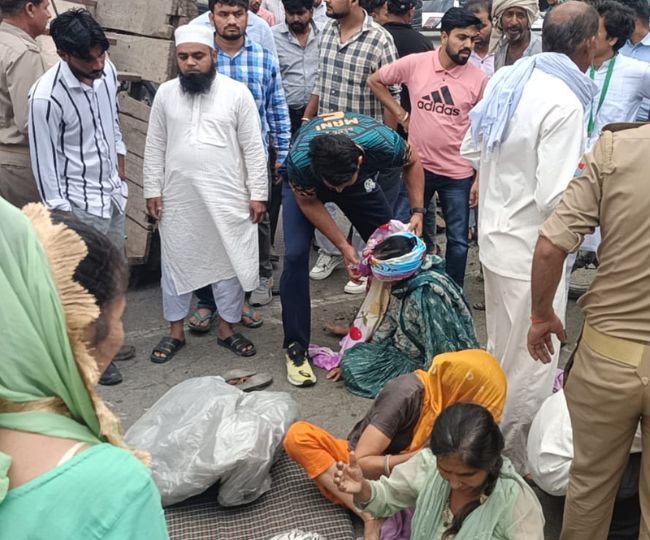 women injured in tractor trolley Accident