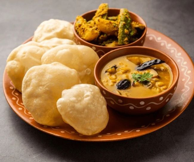 luchi aloo dum