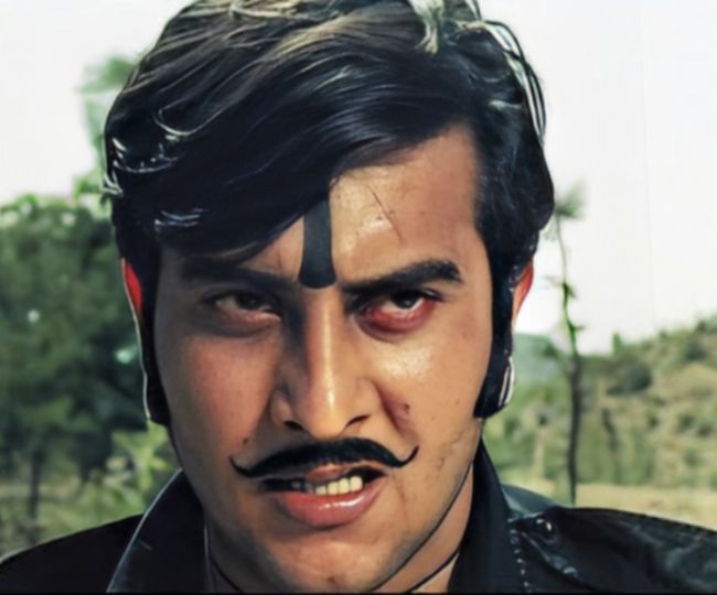 vinod khanna movie mera gaon mera desh