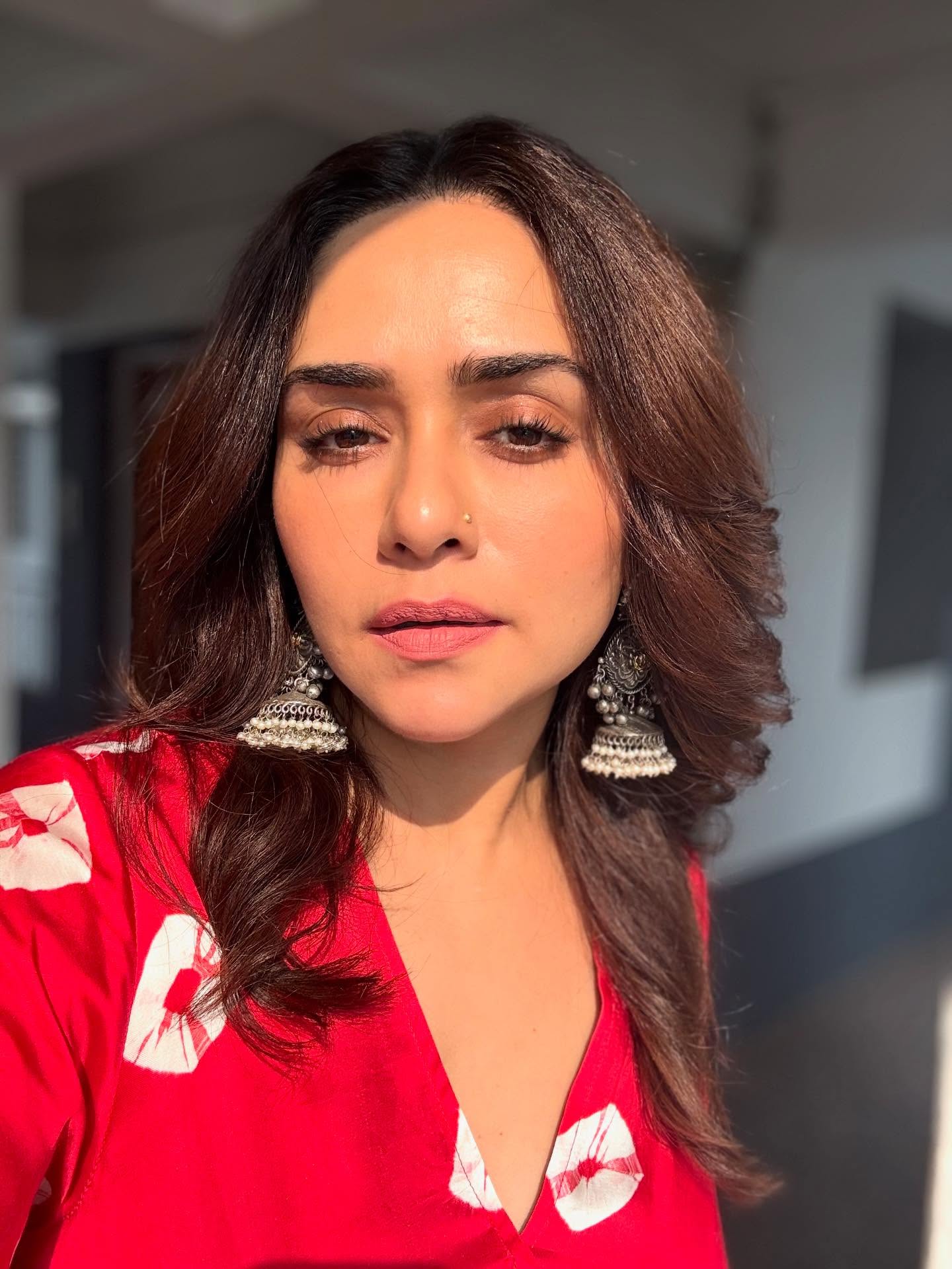 amrutakhanvilkar_1764869919_3780325337221717547_269293502