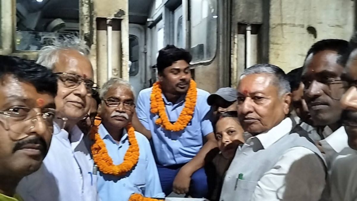 Rajdhani Express (2)