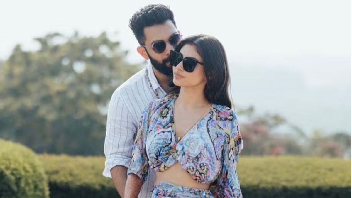 mouni roy-suraj nambiar love story  (1)