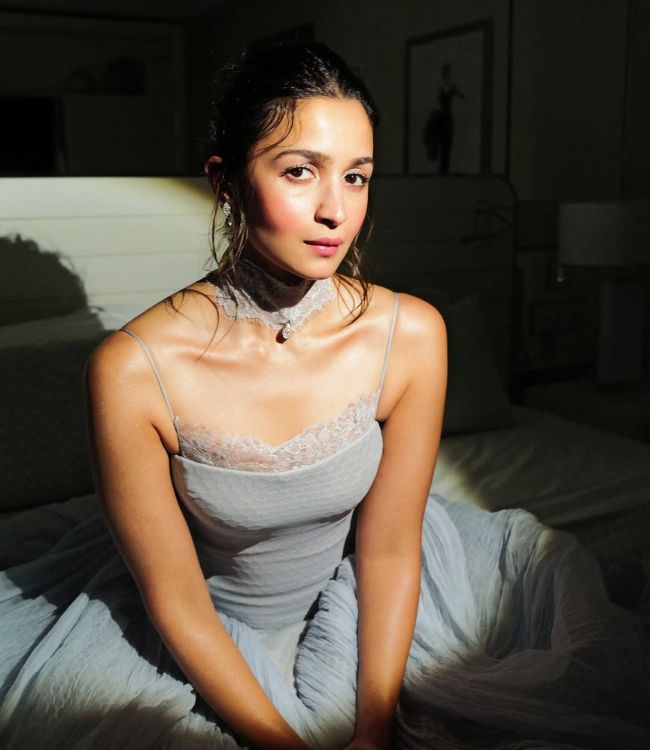 Alia Bhatt Blue Gown (1)