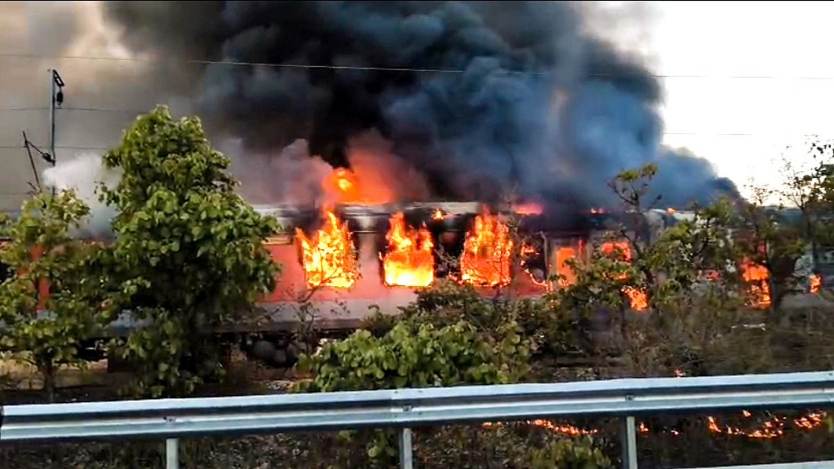 Madhya Pradesh Train Fire breaks (3)