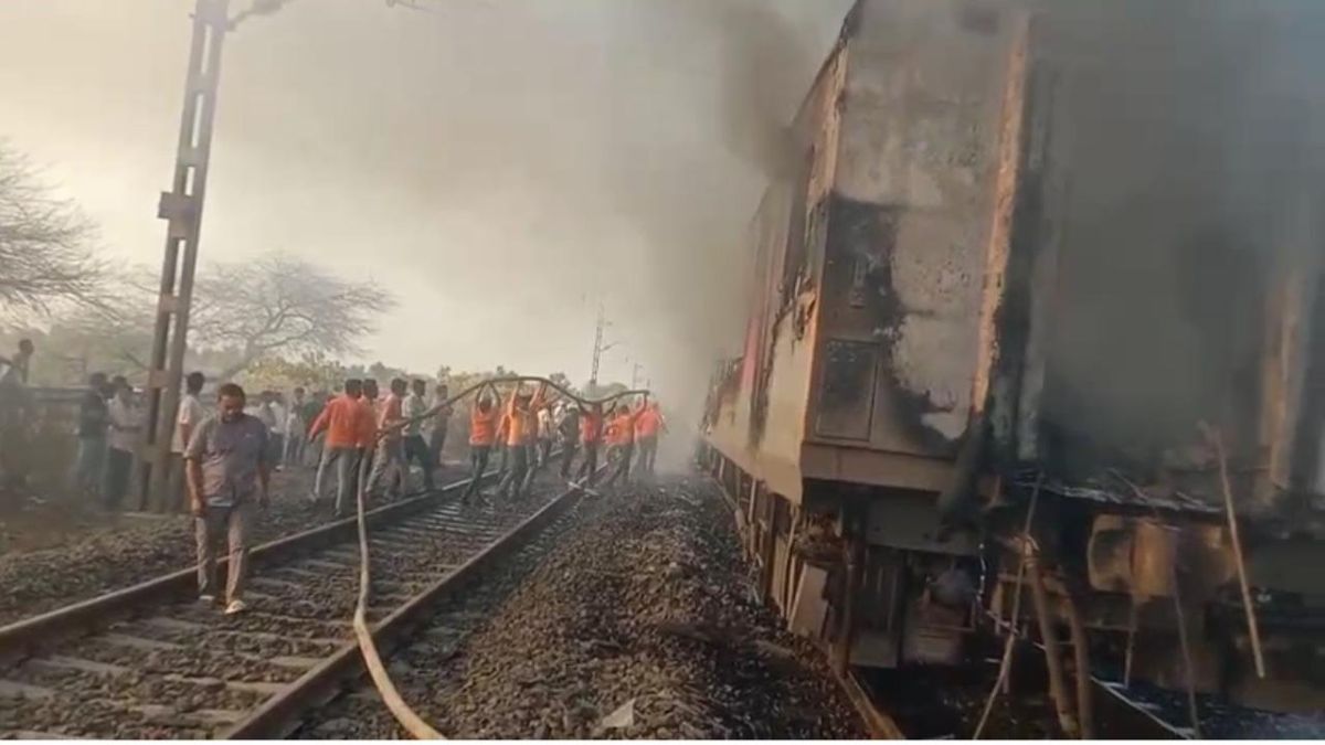 Madhya Pradesh Train Fire breaks