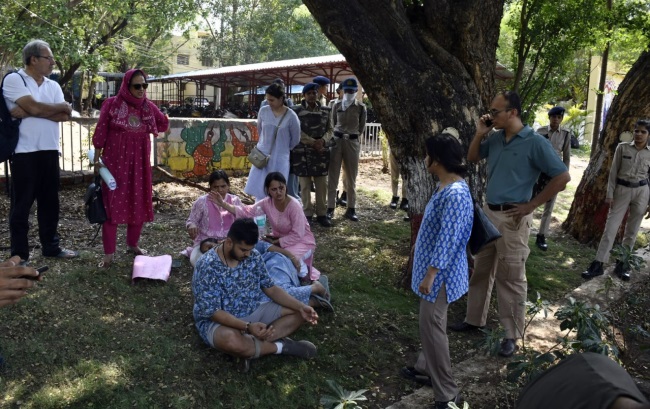 twisha kin outside CM house 2154