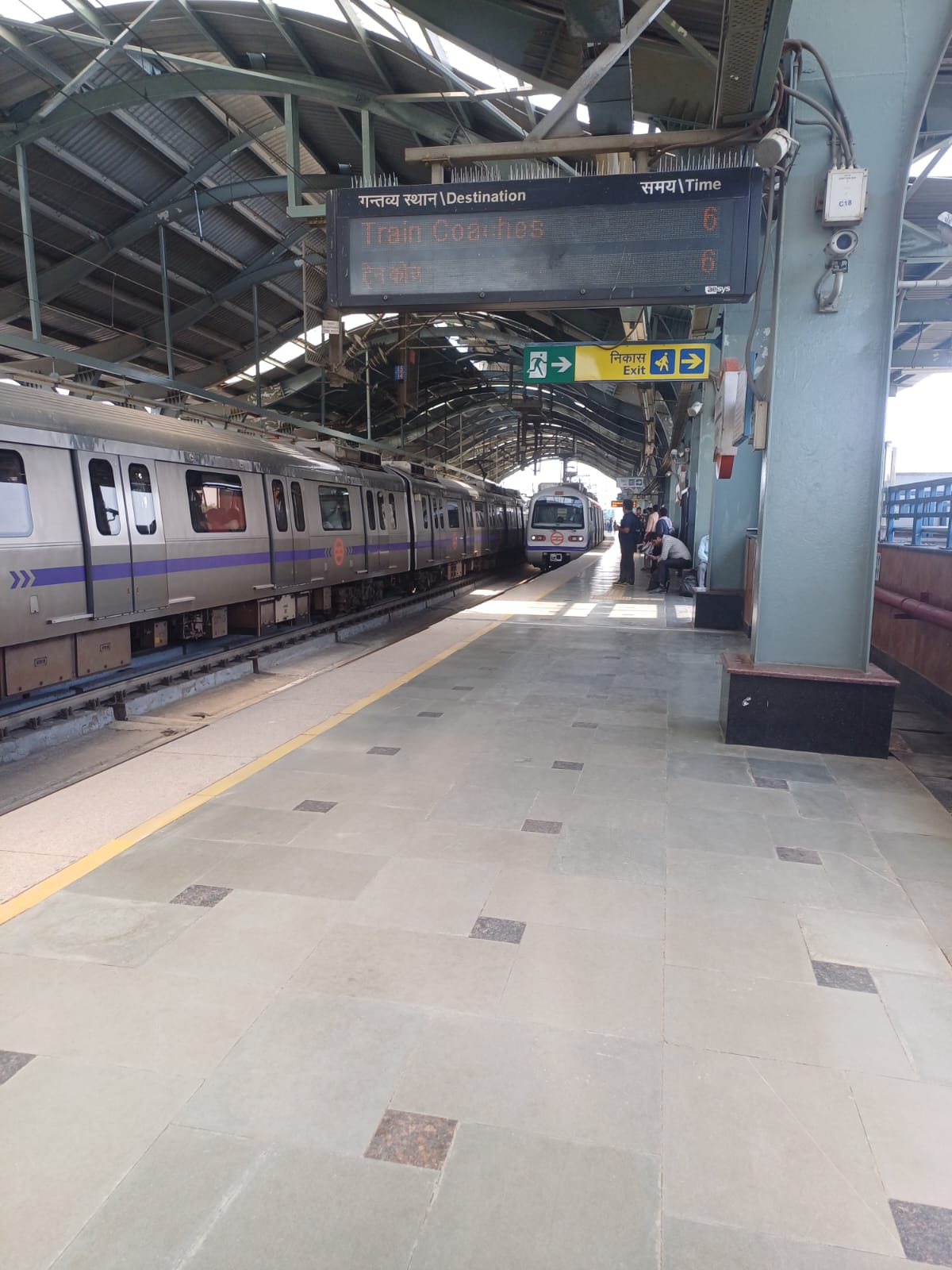 govindpuri metro station 11 am