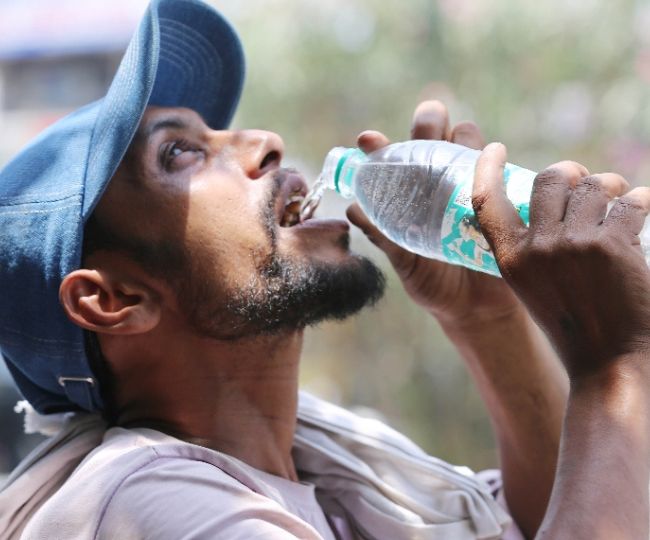 Man drink Water in Haridawr