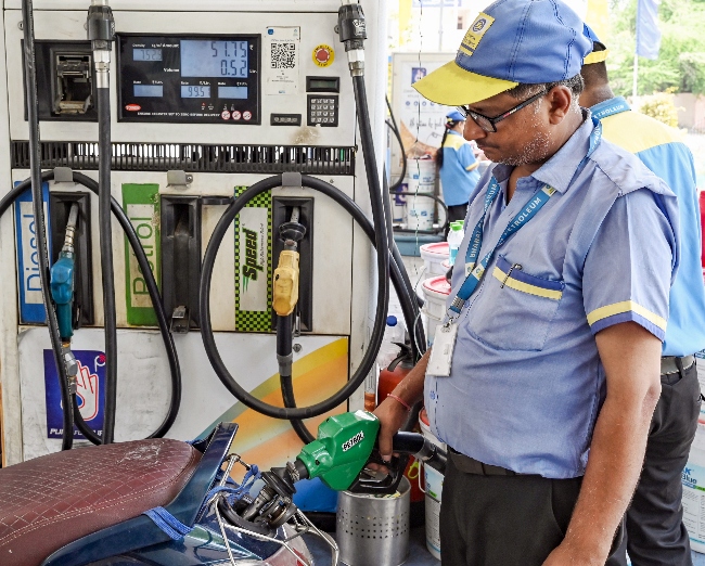 petrol price hike in india (1)
