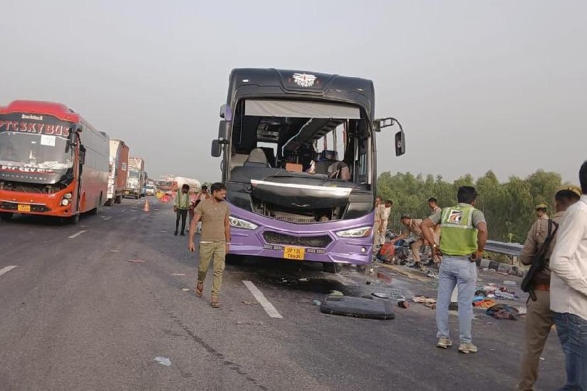 horror accident on agra expressway in unnao