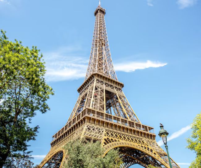 Eiffel tower landscape