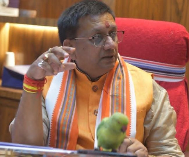 Bihar Minister E Kumar Shailendra Viral Parrot Video (2)