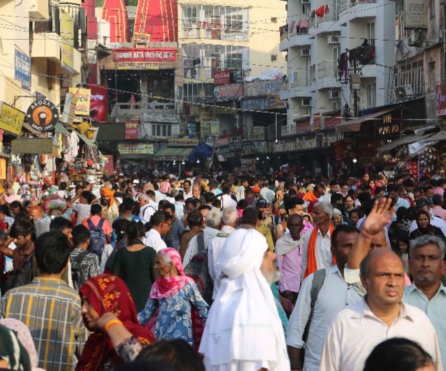 crowd came haridwar on Somvati Amavasya