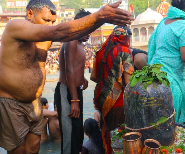 shivling puja on Somvati Amavasya
