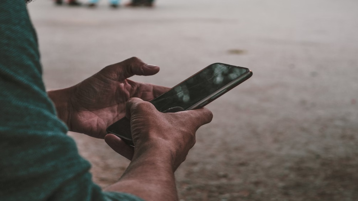 Mobile user_UnSplash