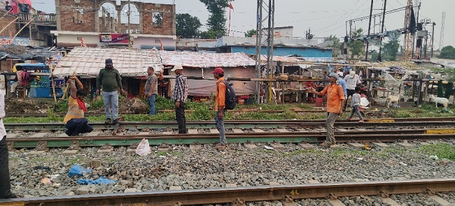 Train Derails