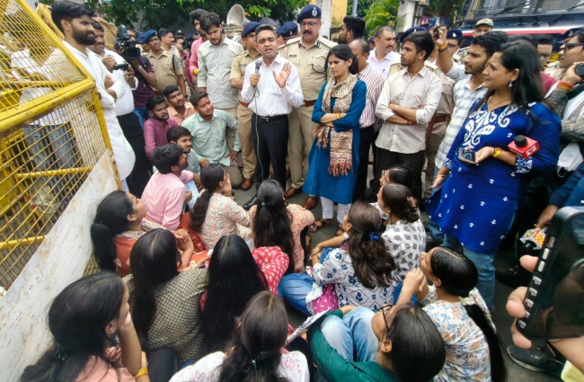 ABVP protest in BPL 214157