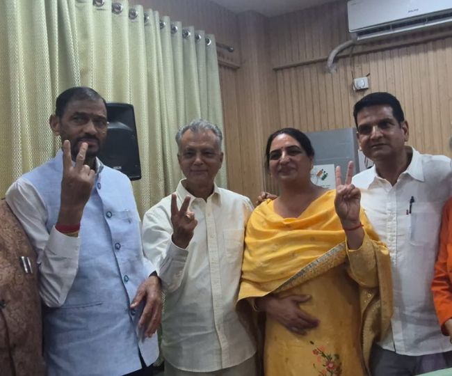 Mandi Nagar Nigam mayor 1