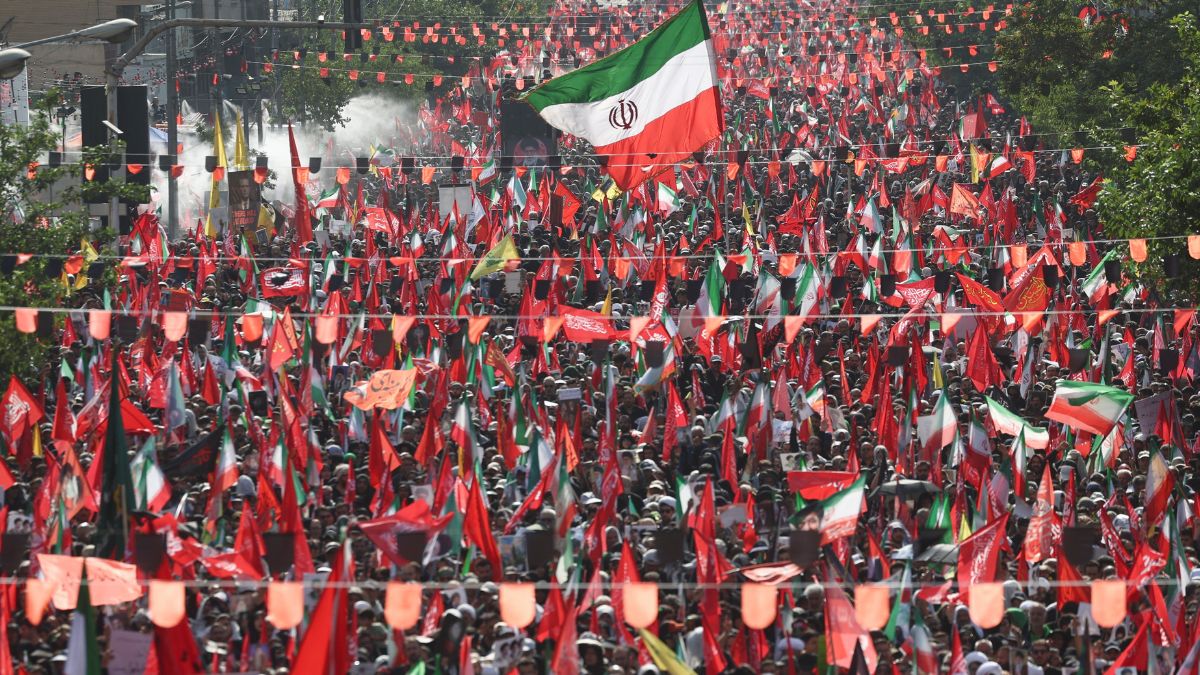 khamnei croud