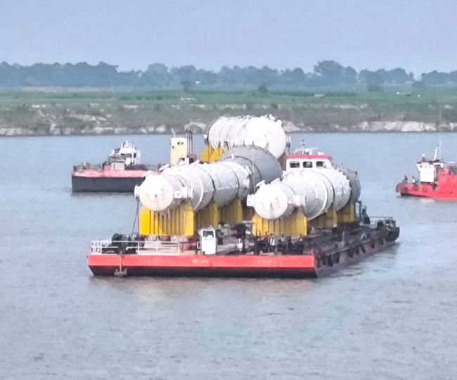 600 Ton IOCL Cargo Crosses Vikramshila Bridge in Bhagalpur (1)