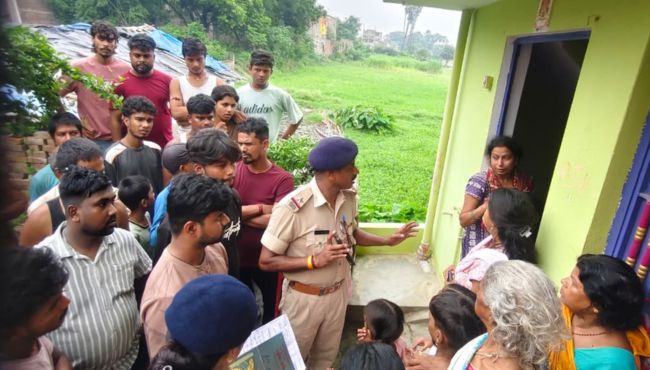 Bhagalpur Robbery Army Jawan Family Held Hostage Lakhs Looted (2)