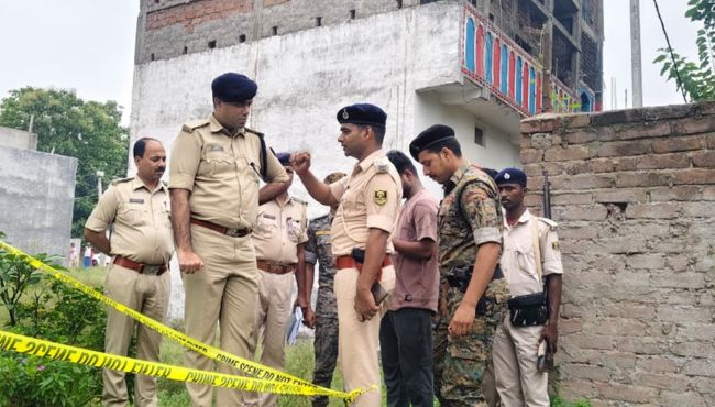 Bhagalpur Robbery Army Jawan Family Held Hostage Lakhs Looted (3)