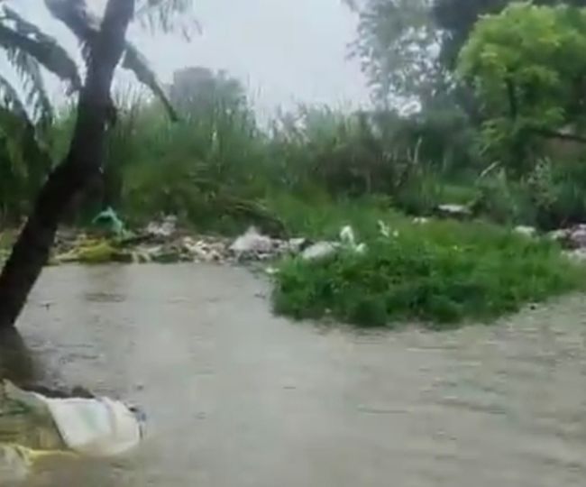 Heavy rain in Behda Saidabad village
