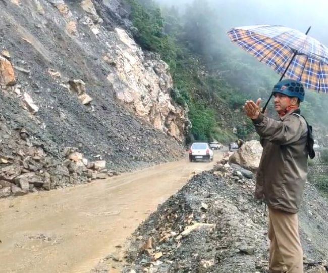 Landslide at Nalupani on the Gangotri Highway