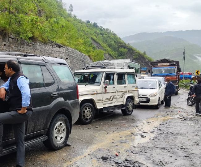 _Stranded vehicles