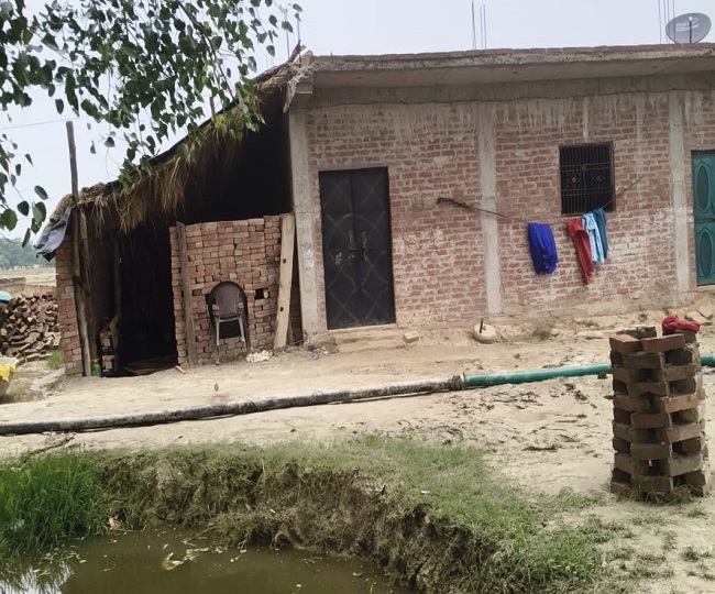 Kaushambi murder accused house Locked