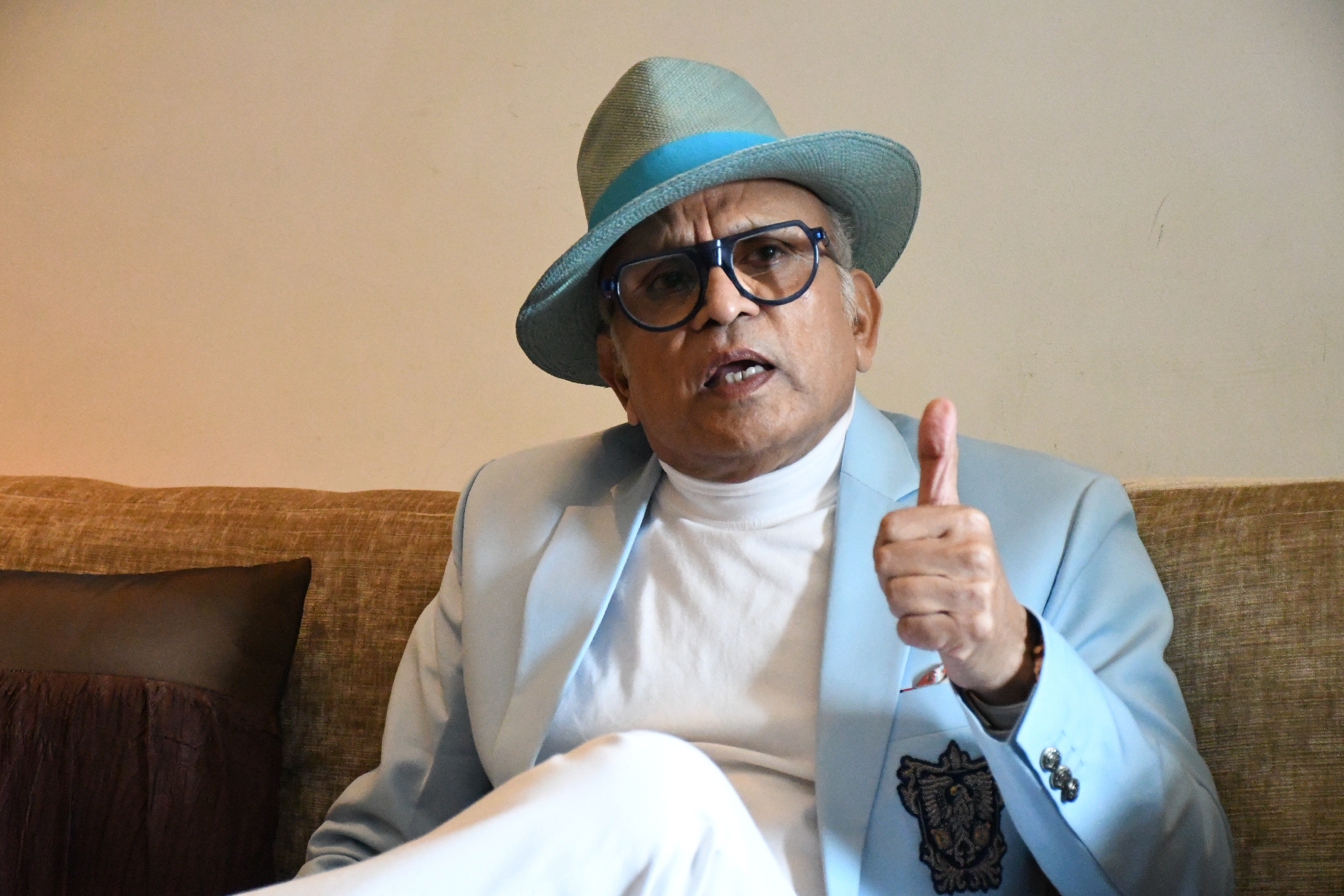 Annu Kapoor Praises Kanpur Famous Khasta Kachori 