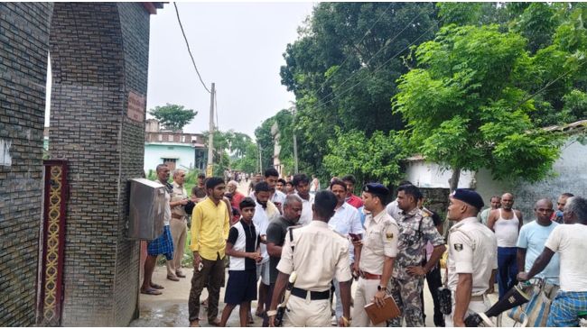 Bhagalpur Kalika Temple 24kg Silver Idol Stolen CCTV Captures Thief (3)