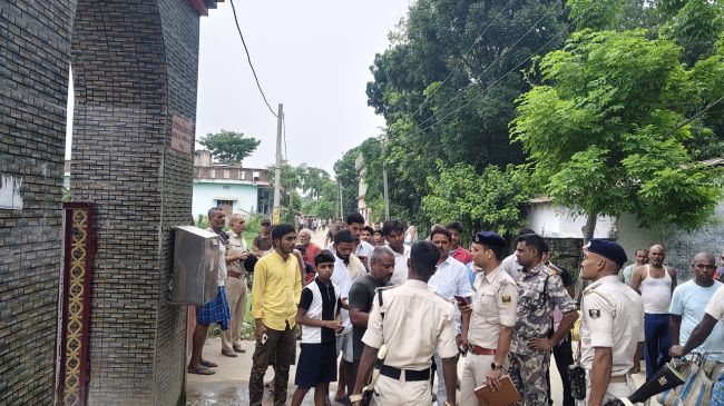 Bhagalpur Kalika Temple 24kg Silver Idol Stolen CCTV Captures Thief (5)