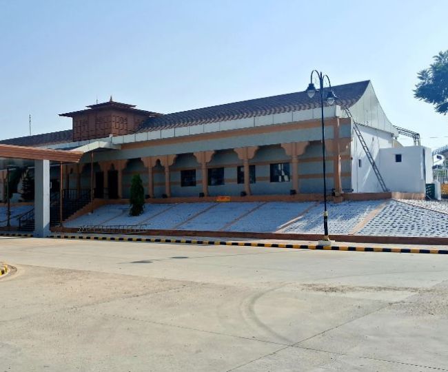 Amb Andoura Railway Station 1