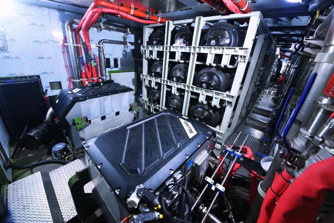 HYDROZEN_TRAINSS