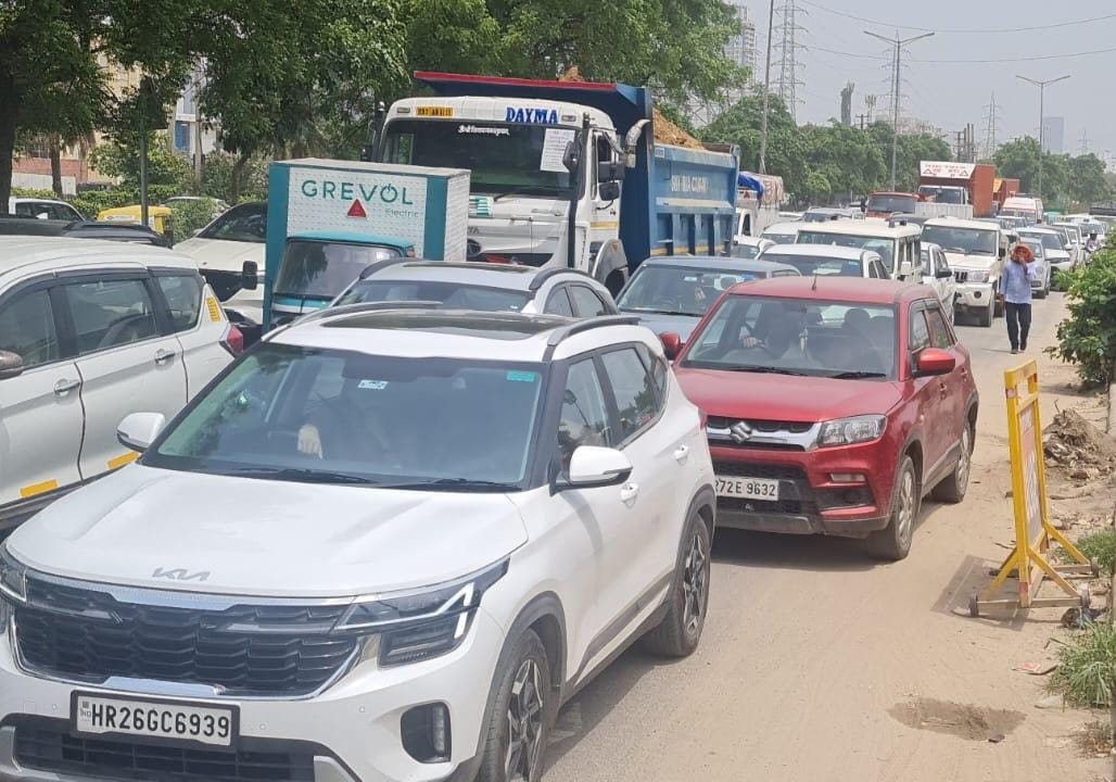 gurugram traffic jam