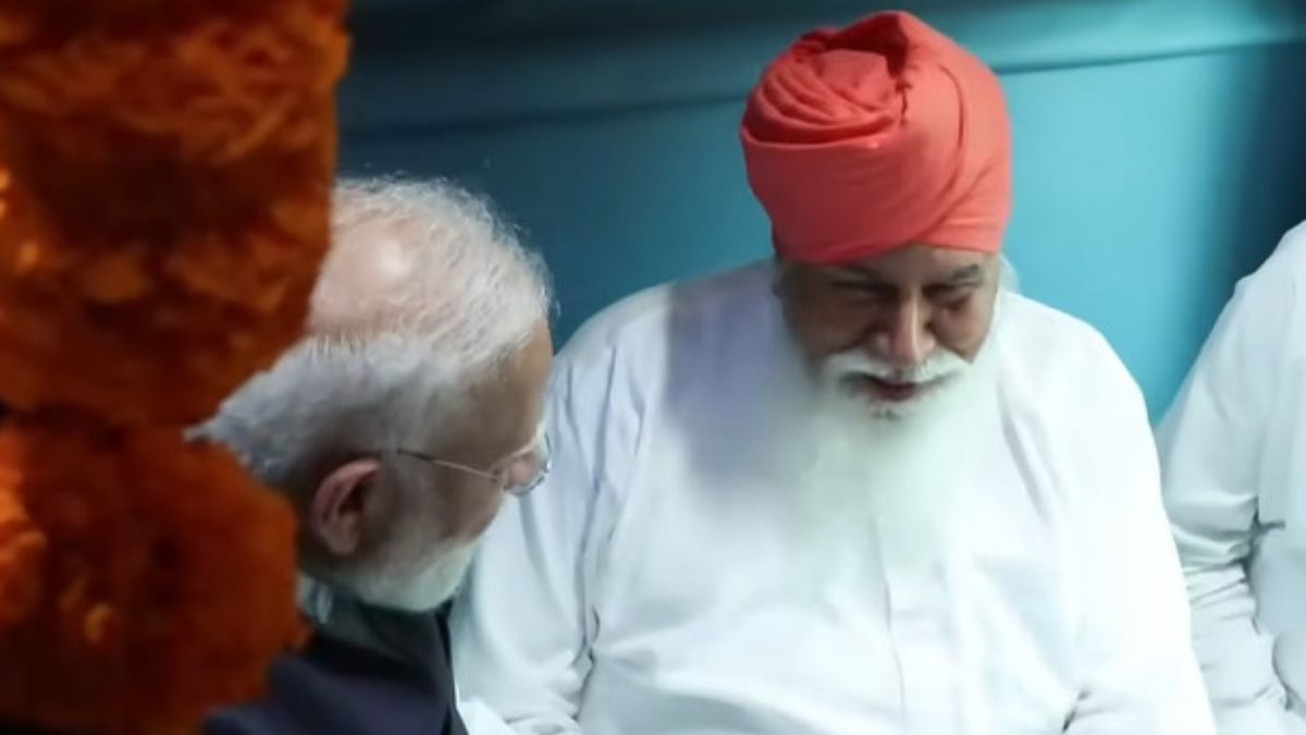 pm meet sant niranjan