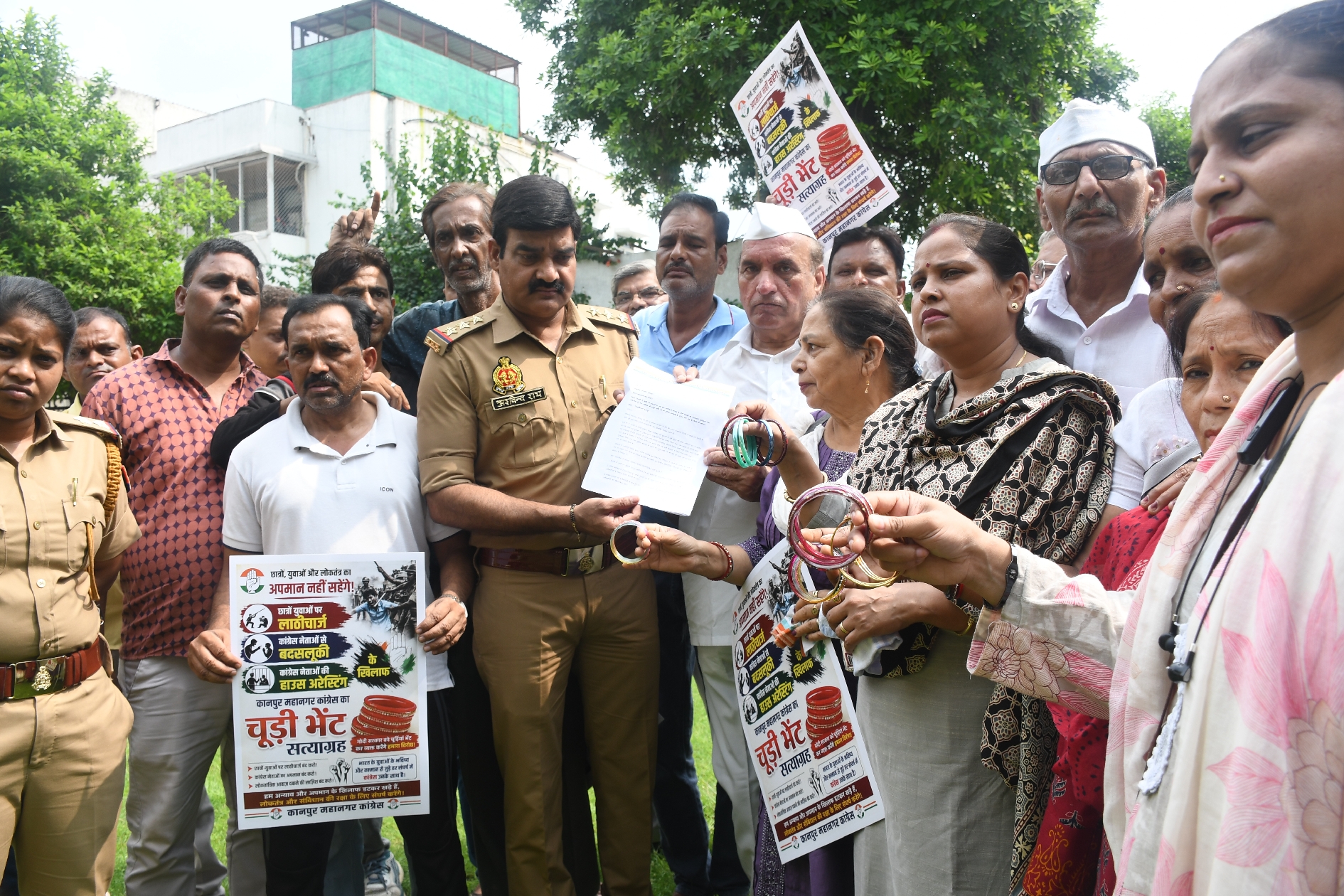 Kanpur SP Congress Leaders Protest for Delhi Students House Arrest
