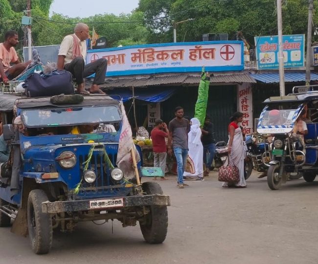 Munger Auto Overloading Passengers Risk Lives Daily (1)