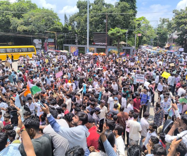 bhagalpur neet protest bihar bandh turns violent vehicles damaged (8)