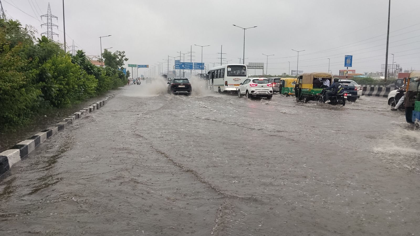 noida rain
