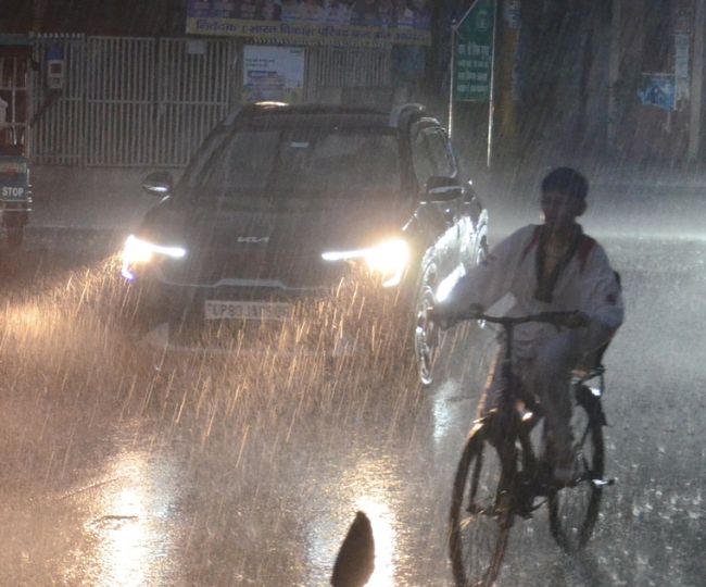 agra rain small