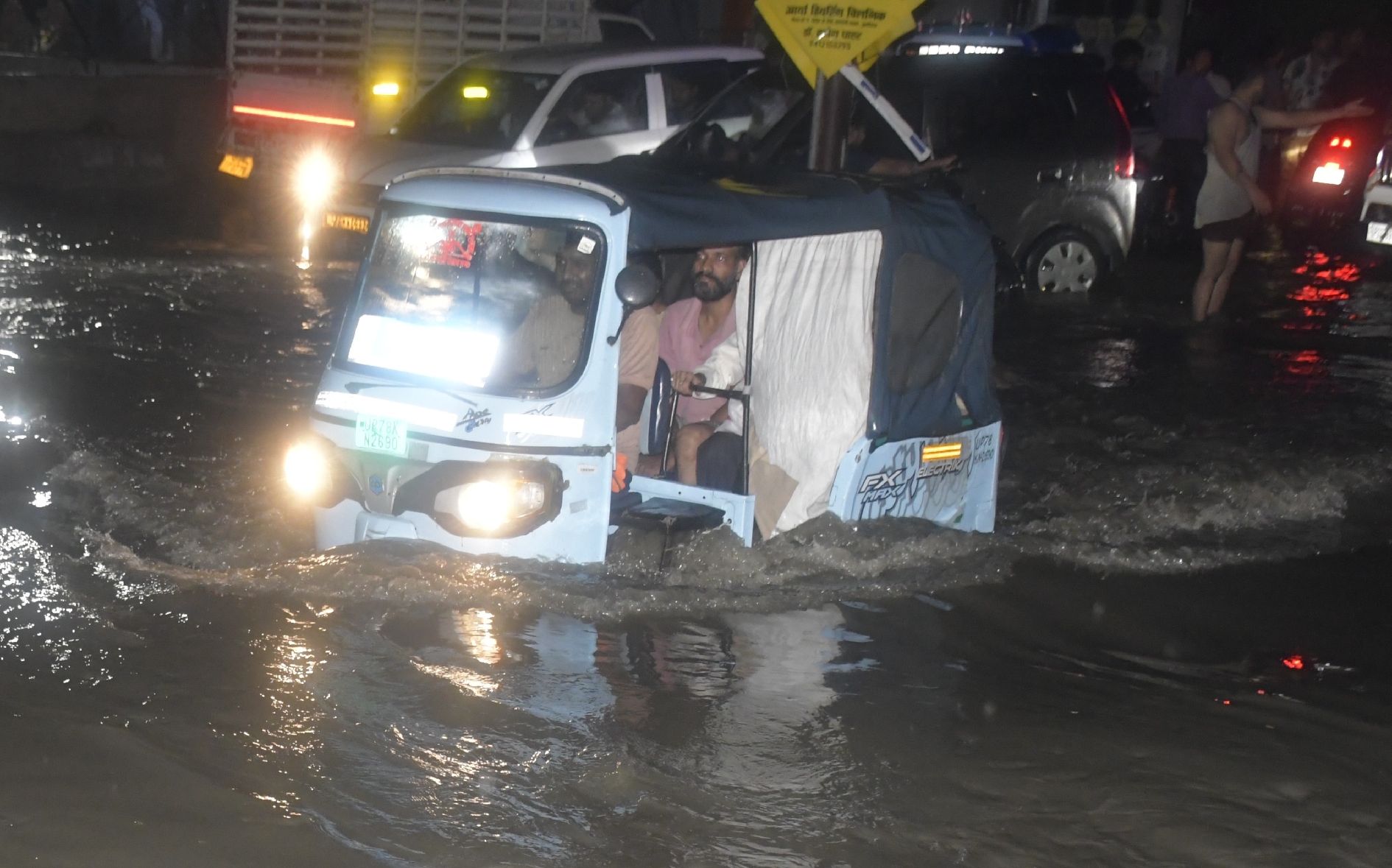 monsoon update heavy rain in kanpur
